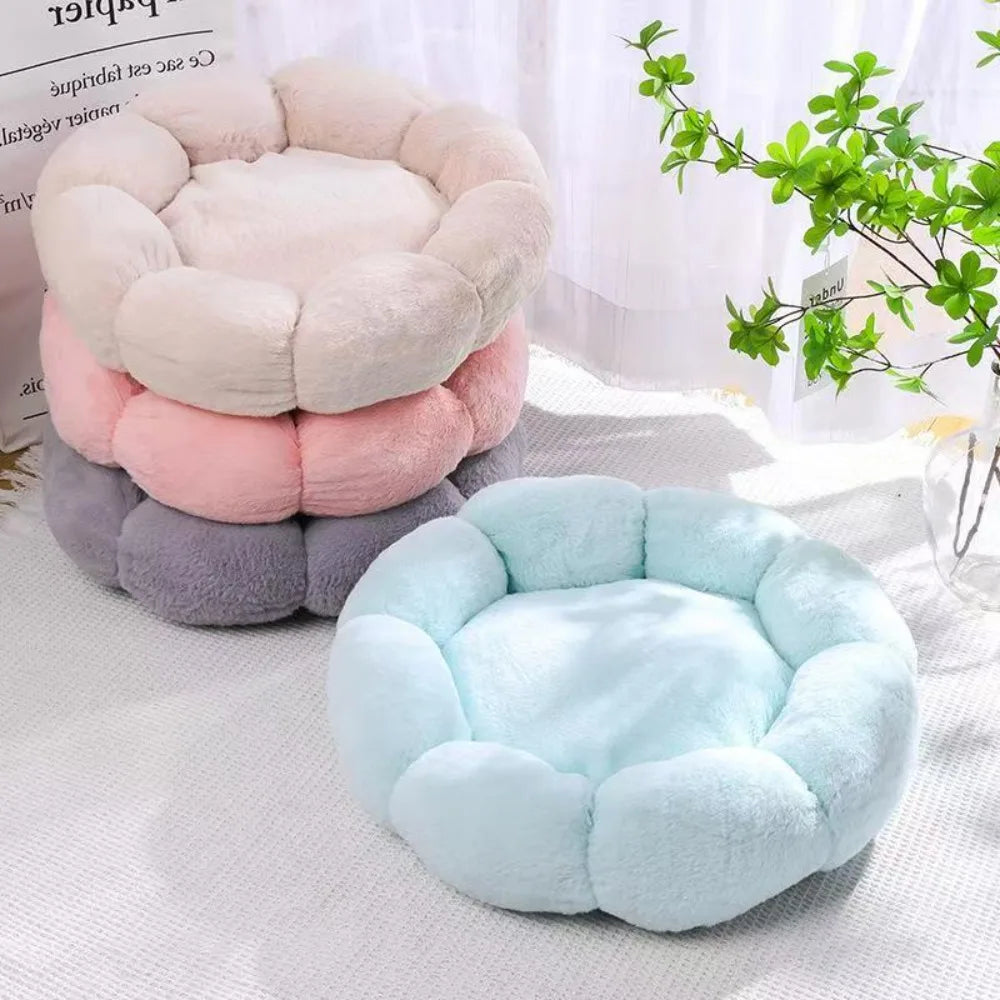 BloomNest™ Winter Warm Flower Pet Bed – Plush Cozy Mat for Cats