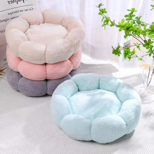 BloomNest™ Winter Warm Flower Pet Bed – Plush Cozy Mat for Cats