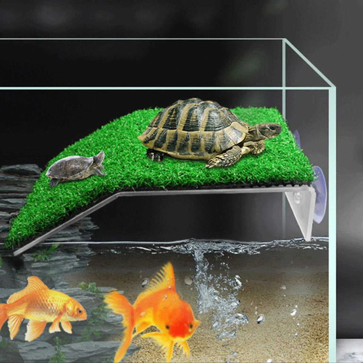 Floating Turtle Basking Platform – Suction-Cup Ramp with Simulated Grass for Aquariums & Terrariums