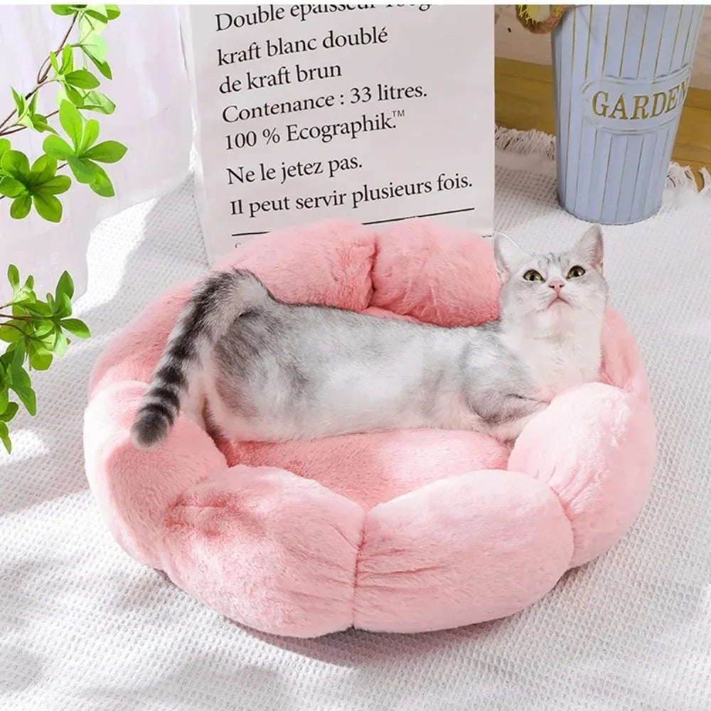 BloomNest™ Winter Warm Flower Pet Bed – Plush Cozy Mat for Cats